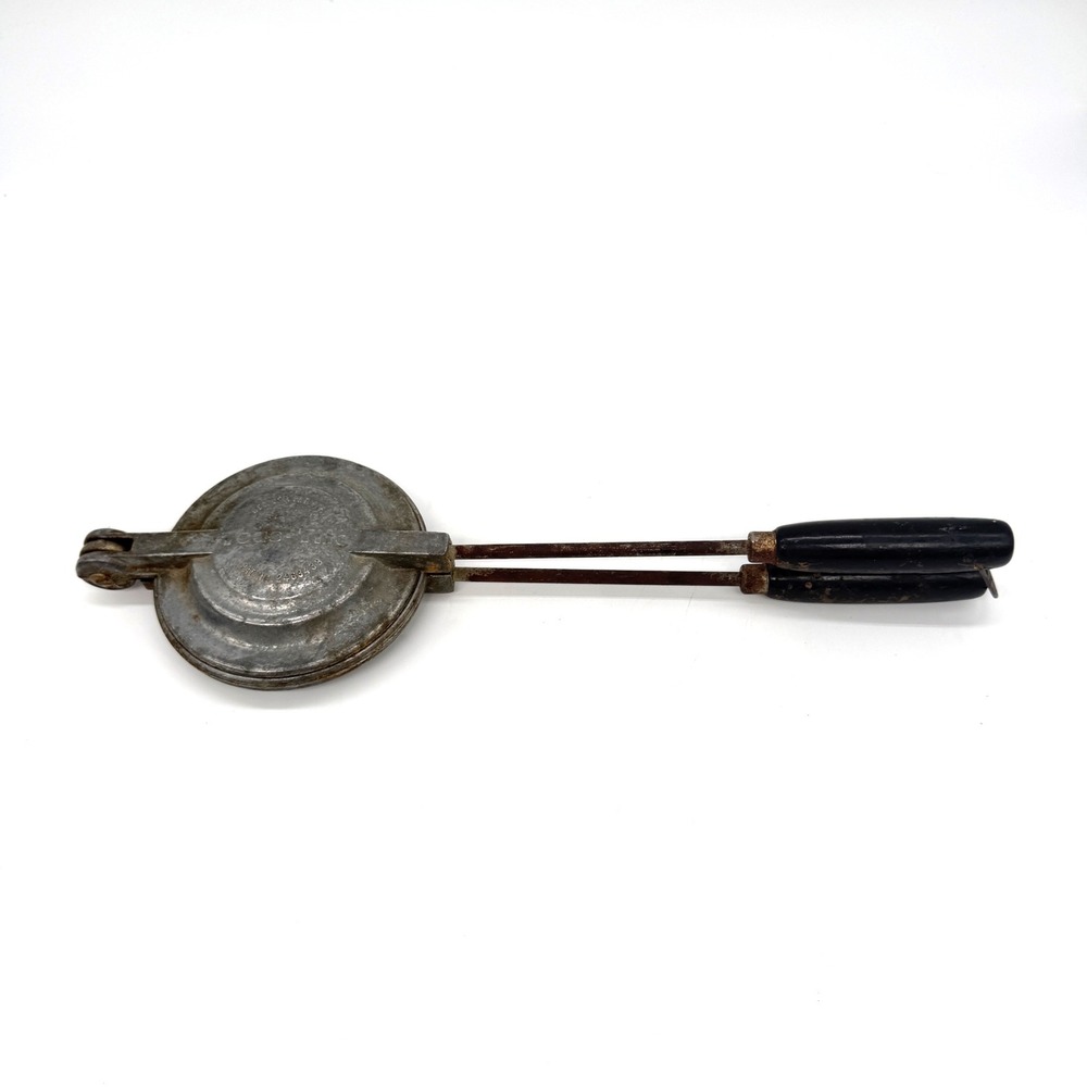 Vintage Toas-Tite Sandwich Maker Cast Aluminum Pie Iron Campfire Pat 2463439